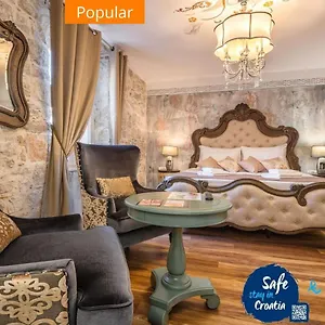 4* Hotel Plaza Marchi Old Town - Mag Quaint & Elegant Boutique